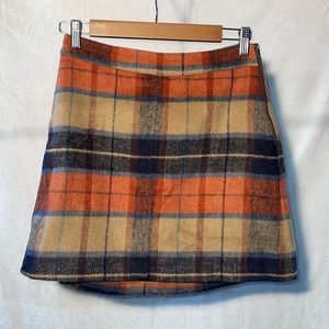 Lulus plaid skirt with zipper on hip